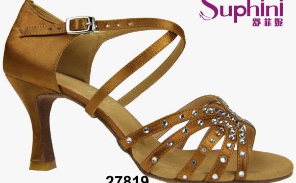 Women low heel party shoes