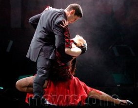 Natalia Robledo and Gustavo Imperial from Montevideo, Uruguay, be a part of the semifinals for the IV Tango Wolrd Championship.