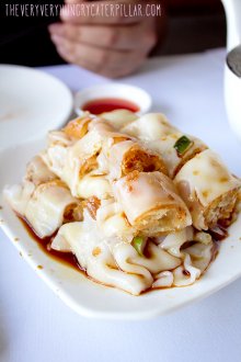 Zhaliang (Chinese dough stick wrapped in rice noodle moves)